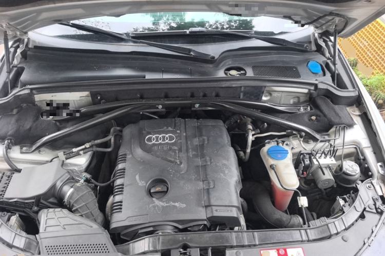 Used Audi Q5 2011 2.0TFSI Comfort Version Engine Bay