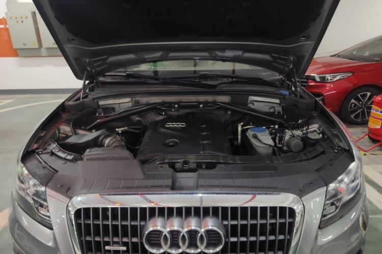 Used Audi Q5 2011 2.0TFSI Technology Model Engine Bay