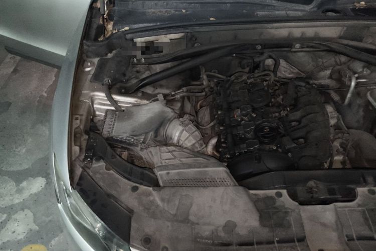 Used Audi Q5 2011 2.0TFSI Technology Model Engine Bay Right