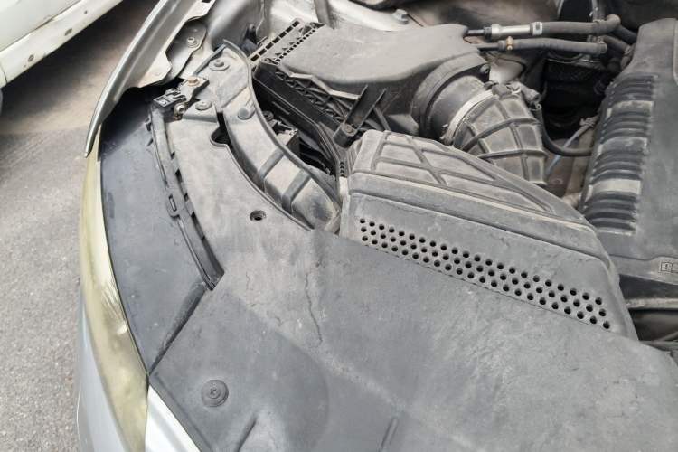 Used Audi Q5 2011 2.0TFSI Technology Model Engine Bay Right