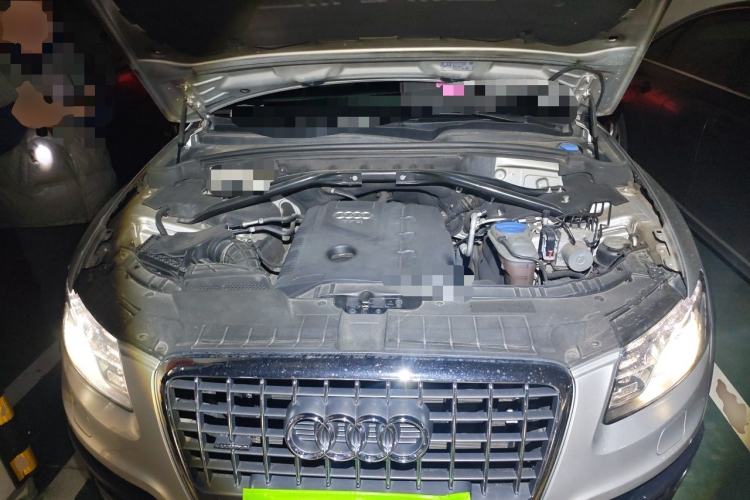 Used Audi Q5 2011 2.0TFSI Luxury Edition Engine Bay