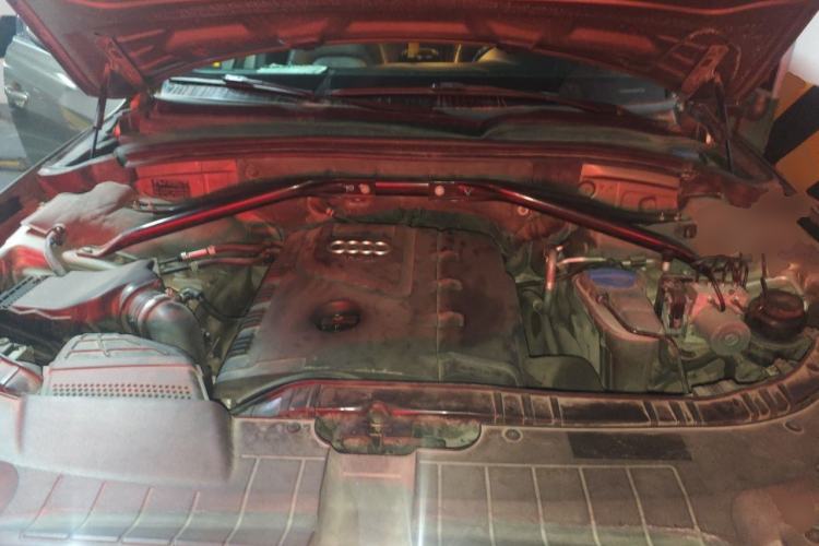 Used Audi Q5 2011 2.0TFSI Comfort Version Engine Bay