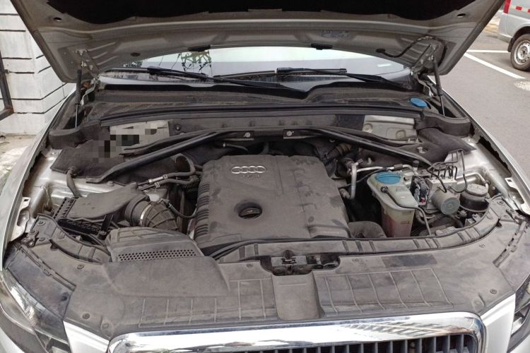 Used Audi Q5 2011 2.0TFSI Technology Model Engine Bay