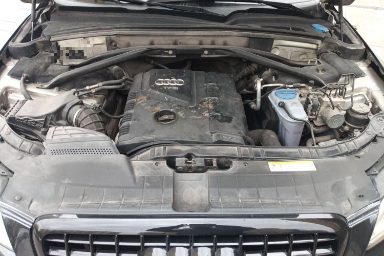 Used Audi Q5 2011 2.0TFSI Comfort Version Engine Bay