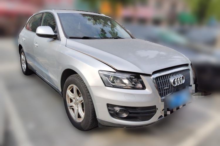 Used Audi Q5 2011 2.0TFSI Technology Model Front Right 45 Deg