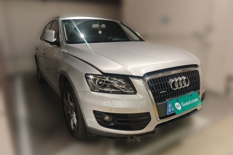 Used Audi Q5 2011 2.0TFSI Technology Model Front Right 45 Deg