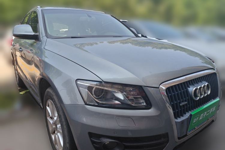 Used Audi Q5 2011 2.0TFSI Technology Model Front Right 45 Deg