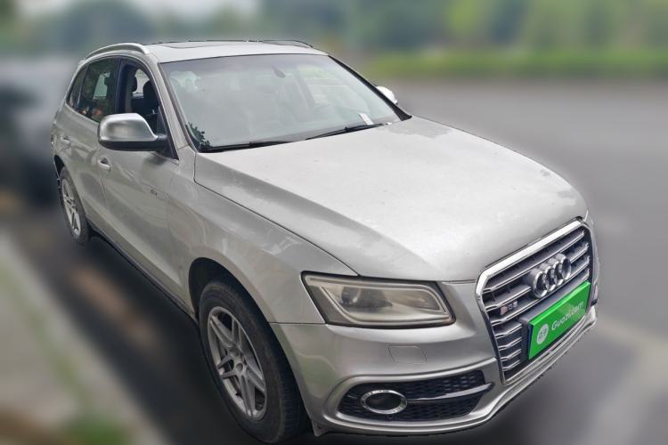 Used Audi Q5 2011 2.0TFSI Technology Model Front Right 45 Deg