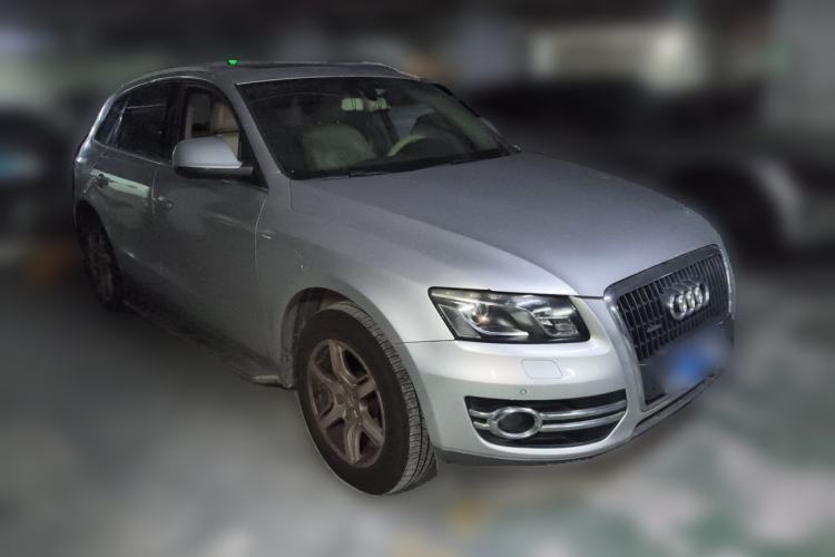 Used Audi Q5 2011 2.0TFSI Technology Model Front Right 45 Deg