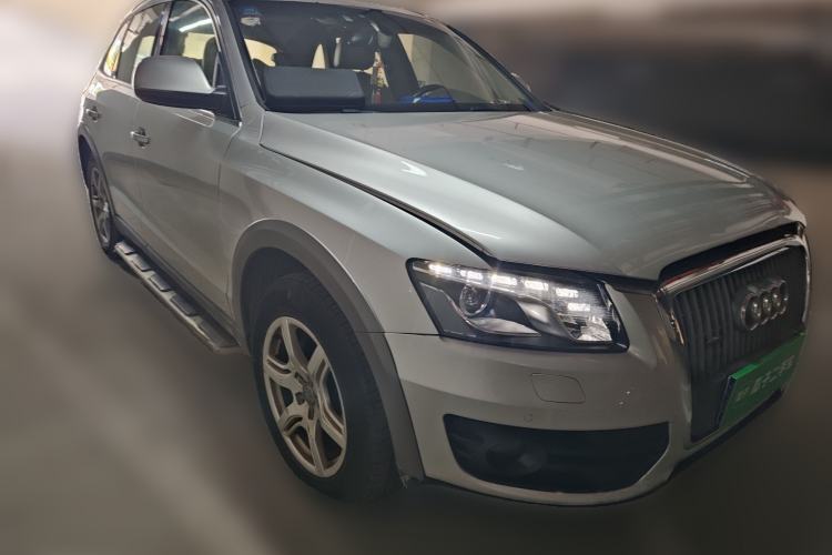 Used Audi Q5 2011 2.0TFSI Technology Model Front Right 45 Deg