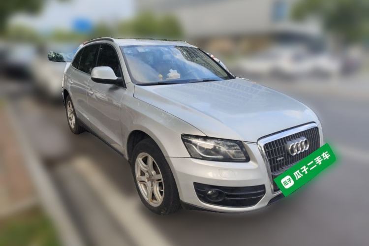 Used Audi Q5 2011 2.0TFSI Technology Model Front Right 45 Deg