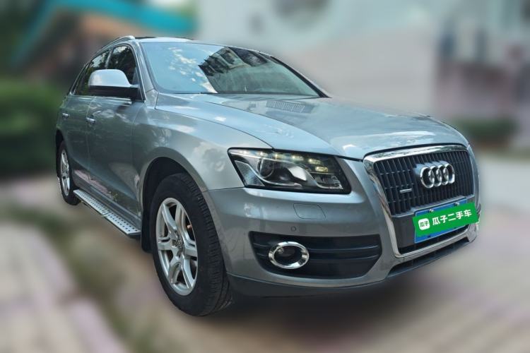 Used Audi Q5 2011 2.0TFSI Technology Model Front Right 45 Deg