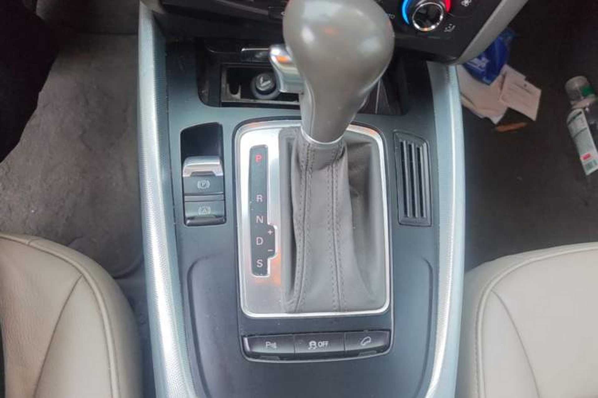 Used Audi Q5 2011 2.0TFSI Technology Model Gear Lever