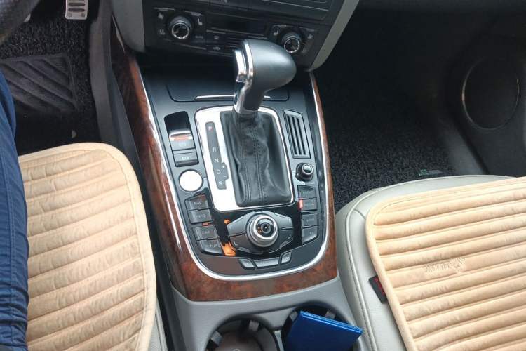 Used Audi Q5 2011 2.0TFSI Comfort Version Gear Lever