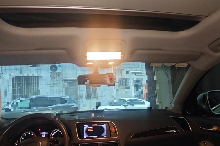 Used Audi Q5 2011 2.0TFSI Comfort Version Headliner