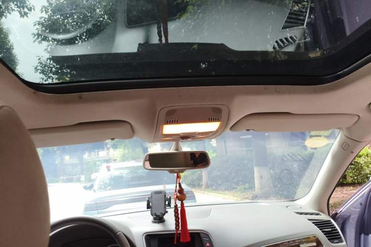 Used Audi Q5 2011 2.0TFSI Comfort Version Headliner