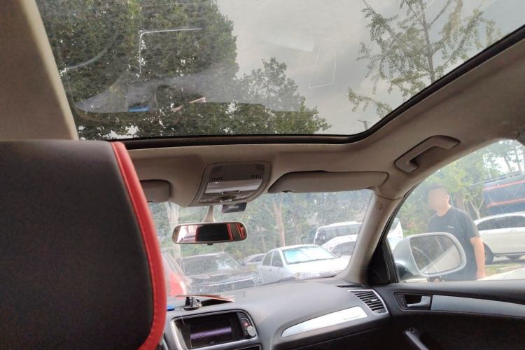 Used Audi Q5 2011 2.0TFSI Technology Model Headliner