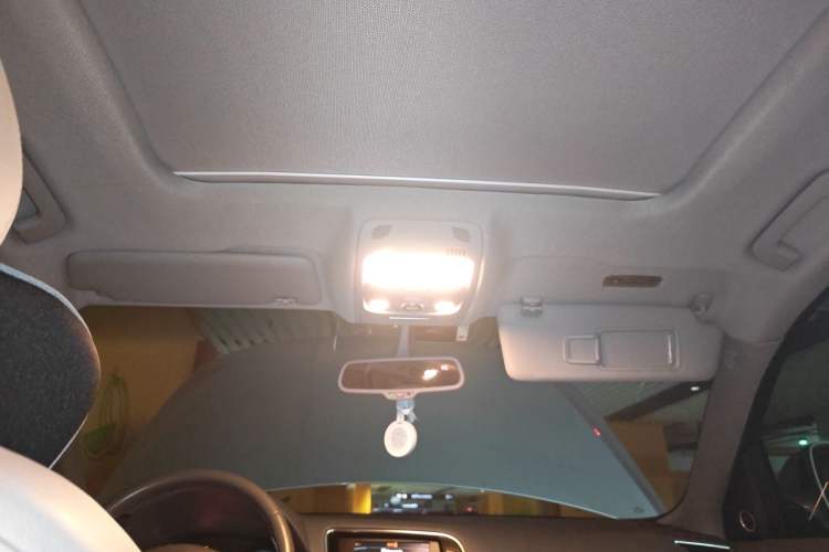 Used Audi Q5 2011 2.0TFSI Comfort Version Headliner