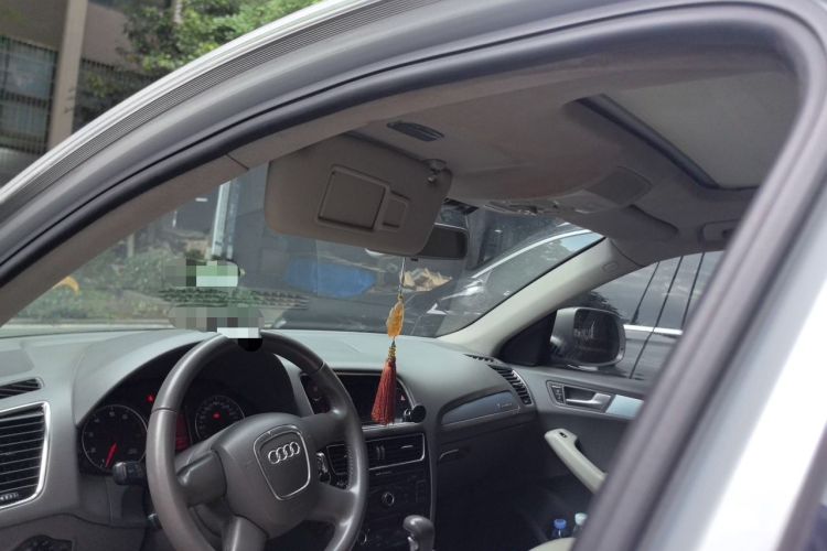Used Audi Q5 2011 2.0TFSI Technology Model Headliner
