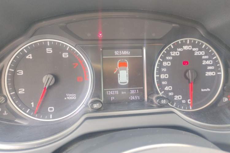 Used Audi Q5 2011 2.0TFSI Comfort Version Instrument Cluster