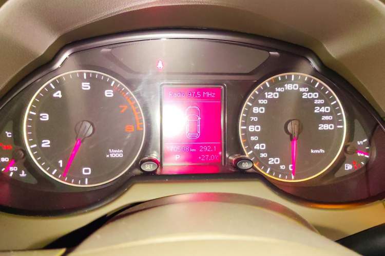 Used Audi Q5 2011 2.0TFSI Technology Model Instrument Cluster