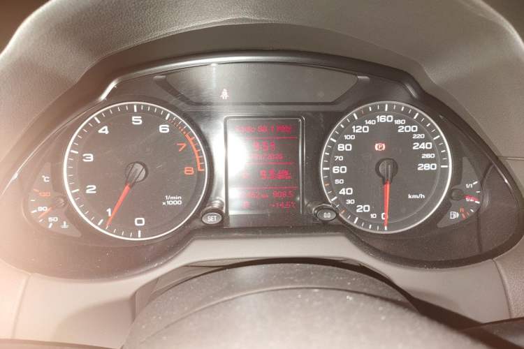 Used Audi Q5 2011 2.0TFSI Technology Model Instrument Cluster