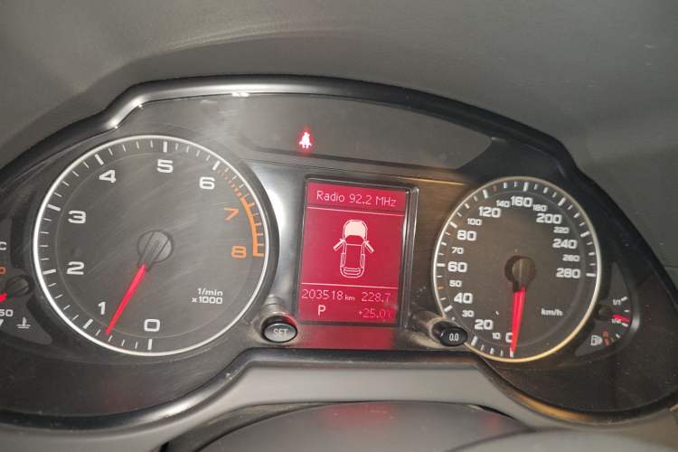 Used Audi Q5 2011 2.0TFSI Technology Model Instrument Cluster
