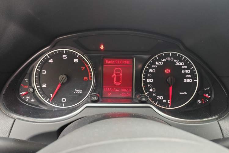 Used Audi Q5 2011 2.0TFSI Technology Model Instrument Cluster