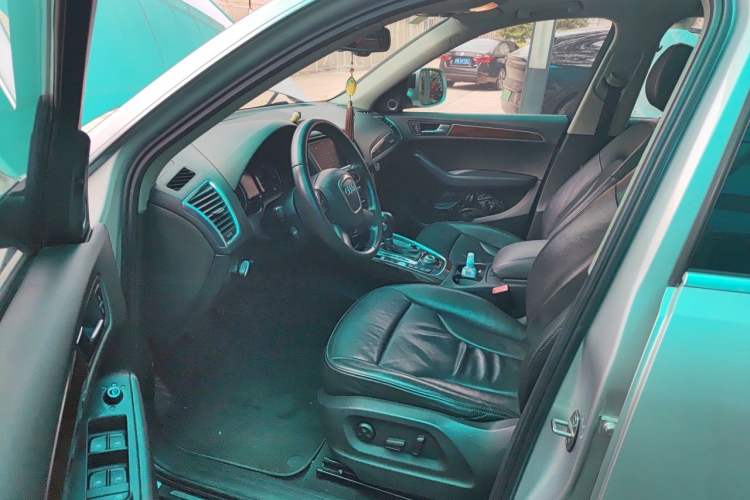 Used Audi Q5 2011 2.0TFSI Comfort Version Left Front Seat