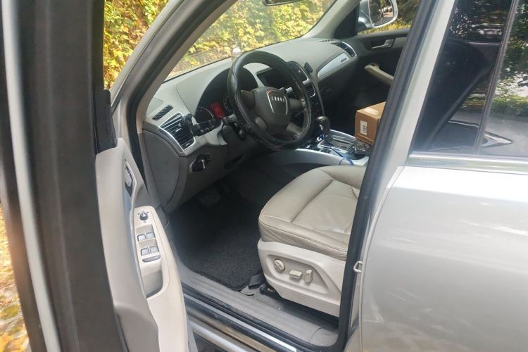 Used Audi Q5 2011 2.0TFSI Ambition Edition Left Front Seat