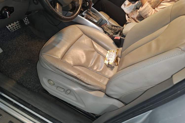 Used Audi Q5 2011 2.0TFSI Technology Model Left Front Seat