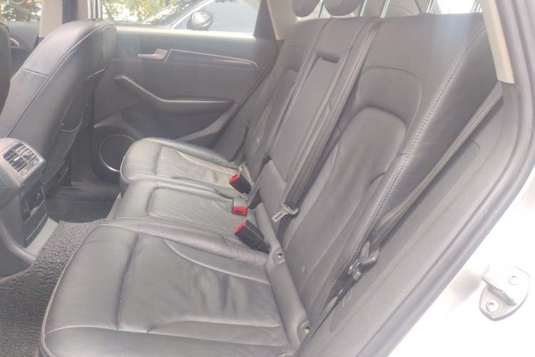Used Audi Q5 2011 2.0TFSI Comfort Version Left Rear Seat