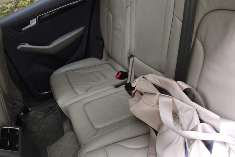 Used Audi Q5 2011 2.0TFSI Comfort Version Left Rear Seat