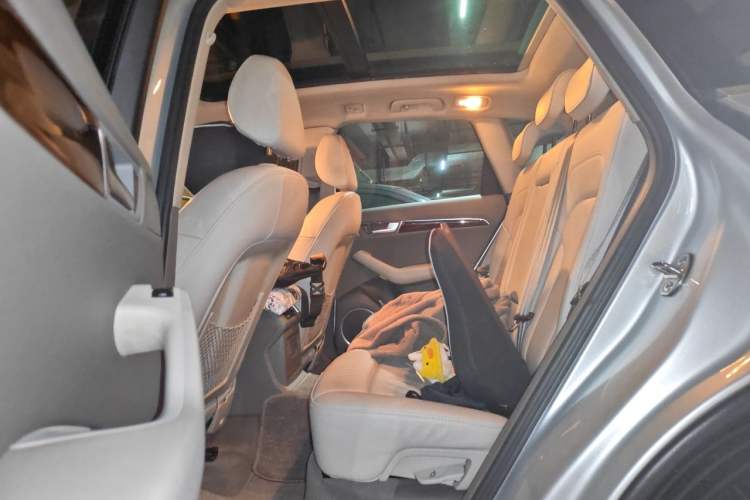 Used Audi Q5 2011 2.0TFSI Comfort Version Left Rear Seat