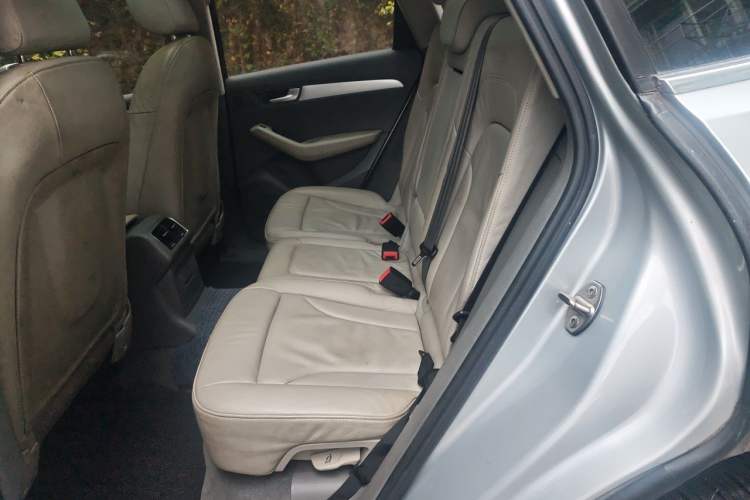 Used Audi Q5 2011 2.0TFSI Ambition Edition Left Rear Seat