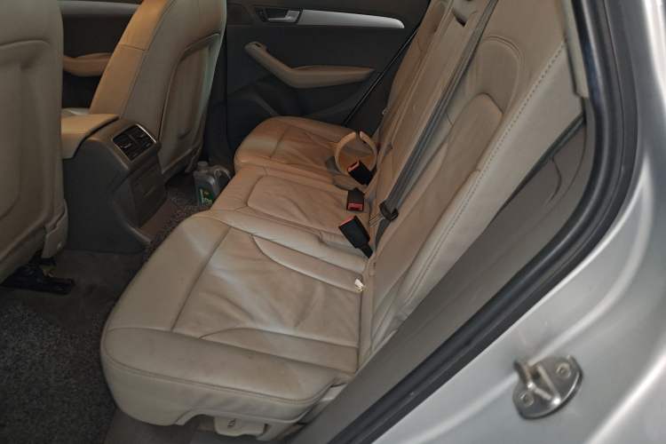 Used Audi Q5 2011 2.0TFSI Technology Model Left Rear Seat