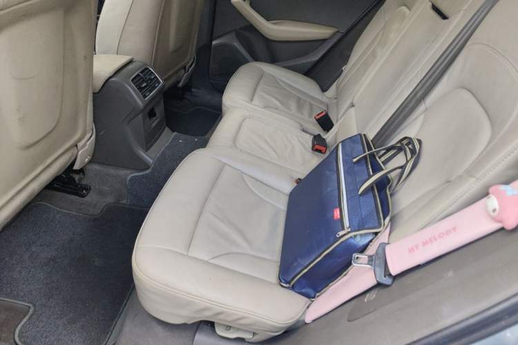Used Audi Q5 2011 2.0TFSI Technology Model Left Rear Seat