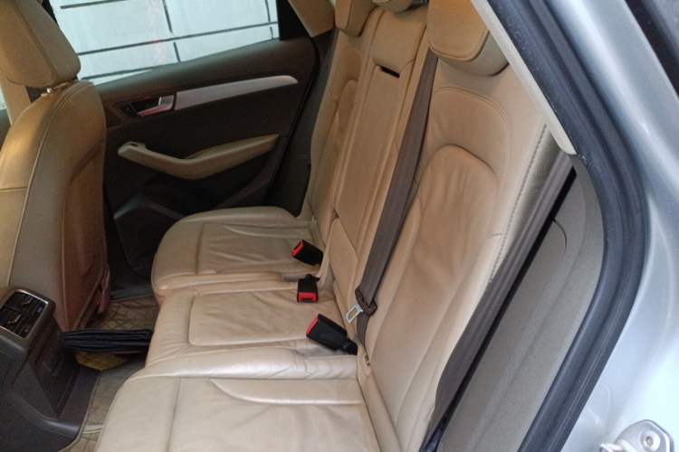 Used Audi Q5 2011 2.0TFSI Technology Model Left Rear Seat