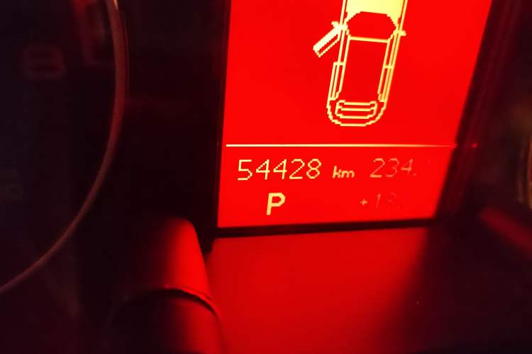 Used Audi Q5 2011 2.0TFSI Technology Model Odometer Close Up