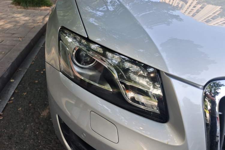 Used Audi Q5 2011 2.0TFSI Dynamic Edition Right Front Headlight