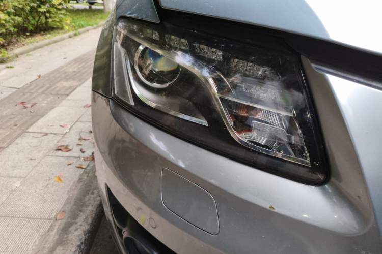 Used Audi Q5 2011 2.0TFSI Comfort Version Right Front Headlight