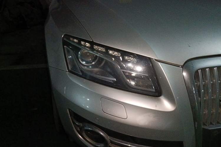 Used Audi Q5 2011 2.0TFSI Comfort Version Right Front Headlight