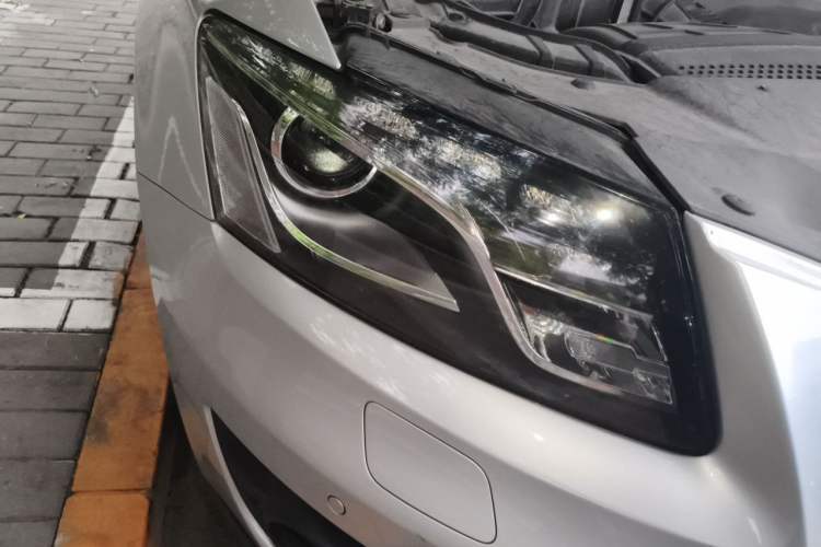 Used Audi Q5 2011 2.0TFSI Comfort Version Right Front Headlight