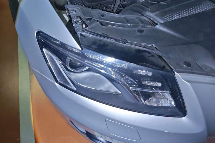 Used Audi Q5 2011 2.0TFSI Comfort Version Right Front Headlight