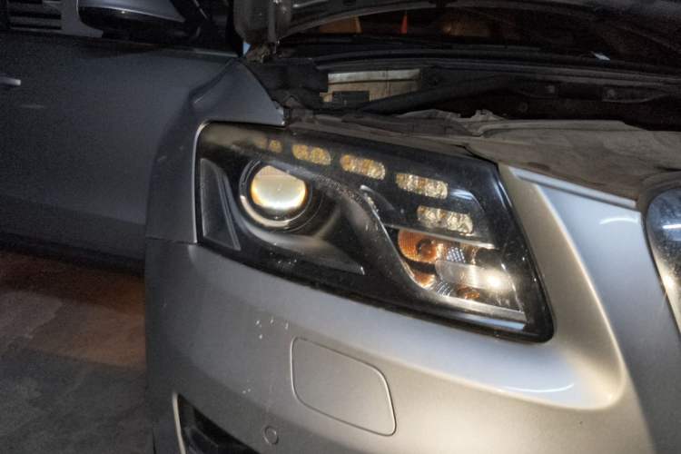 Used Audi Q5 2011 2.0TFSI Technology Model Right Front Headlight