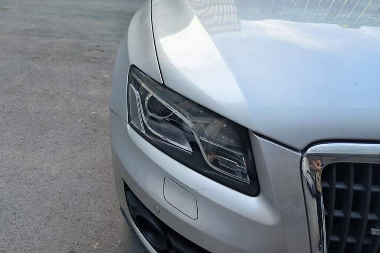 Used Audi Q5 2011 2.0TFSI Comfort Version Right Front Headlight