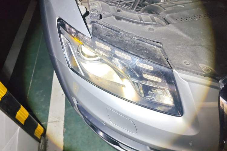 Used Audi Q5 2011 2.0TFSI Luxury Edition Right Front Headlight