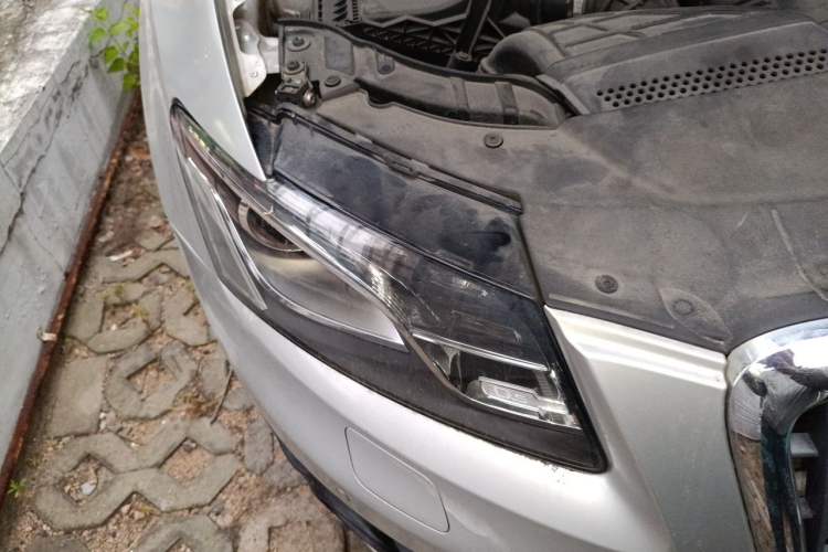Used Audi Q5 2011 2.0TFSI Technology Model Right Front Headlight