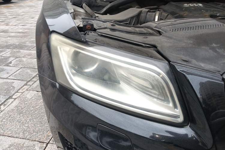 Used Audi Q5 2011 2.0TFSI Comfort Version Right Front Headlight