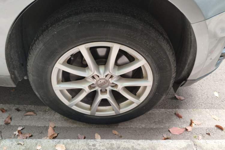 Used Audi Q5 2011 2.0TFSI Comfort Version Right Front Wheel Hub